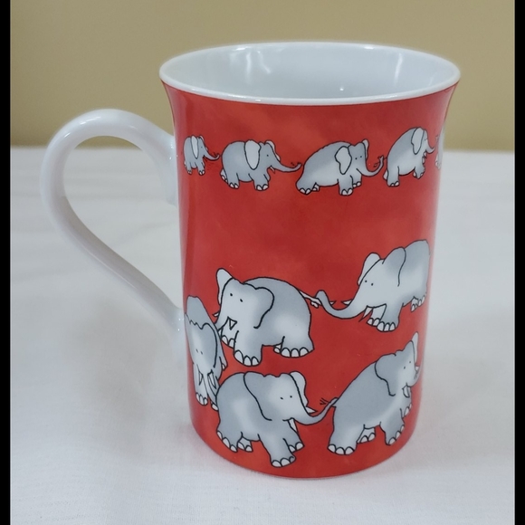 Red coffee mug with elephants - Picture 2 of 4